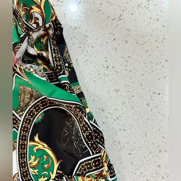 Ovi Scarf Print Women's Shorts - Size Small - Picture 5 of 8